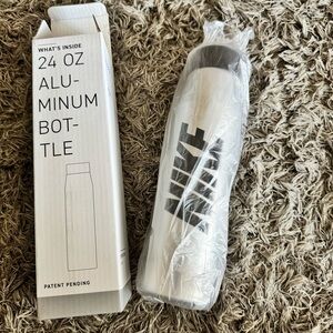 Nike H2go Aluminum Water Bottle Chroma  24 Oz